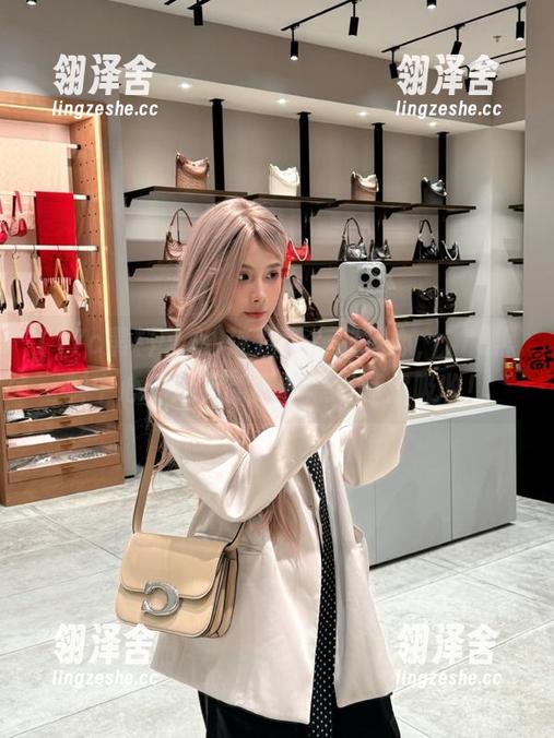 迷路了？别担心，17c黑料中心永远有新鲜的黑料等你吸收！