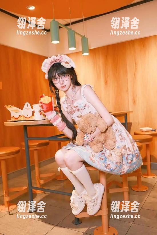 17c黑料中心 心痒痒地走进17c黑料中心,传送门运送我的好奇心到达极限!