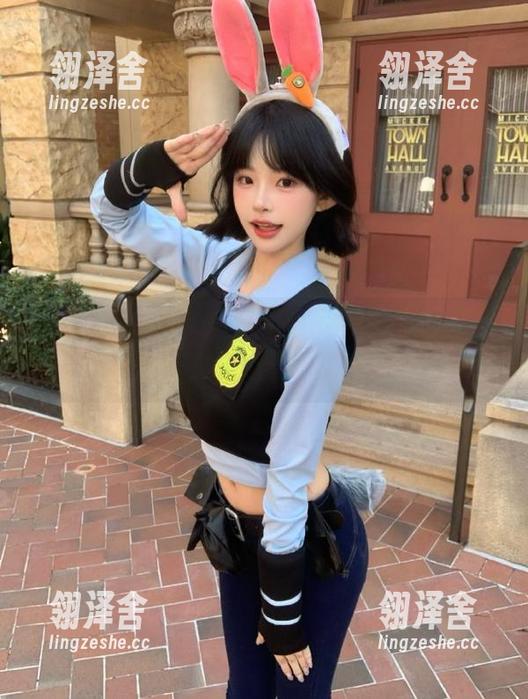 51cg吃瓜网app：回家的路上，瓜子碎了一地