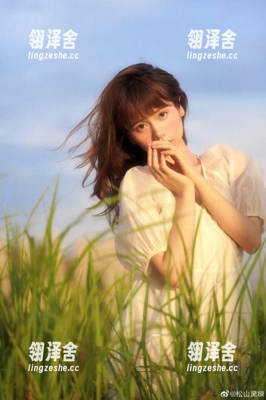 91吃瓜网官网：今天的八卦都在这里，中心位置一览无遗！