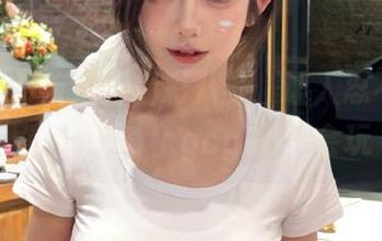 首页的精彩八卦，让人忍不住想刷个不停，cgcg03真会玩