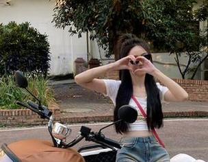 换个角度看，hlw网页是不是一个‘情感万花筒’？