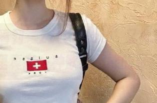 看到“zztt15.su”又掀起波澜，观看里真有一种欲罢不能的聚会感。