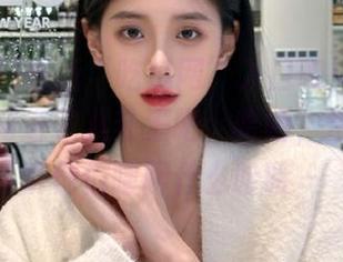 最新“吃瓜网”入口噢！一进门就好似闯进了八卦酒吧，哈哈，待会儿听听他们瞎聊什么哈哈～