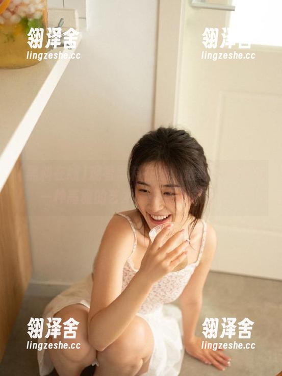 观看黑料在线，连吃瓜都变成一种高雅的艺术，有点小刺激呢。