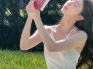 竟然在“黑料正能量吧”找到了可以收藏的趣味炸点，实在让人忍俊不禁的时刻！