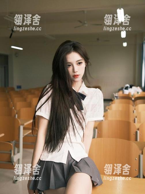 观看黑料正能量indexphp，top前排的一出戏，让我不自觉追问“人间真有如此奇葩吗？”