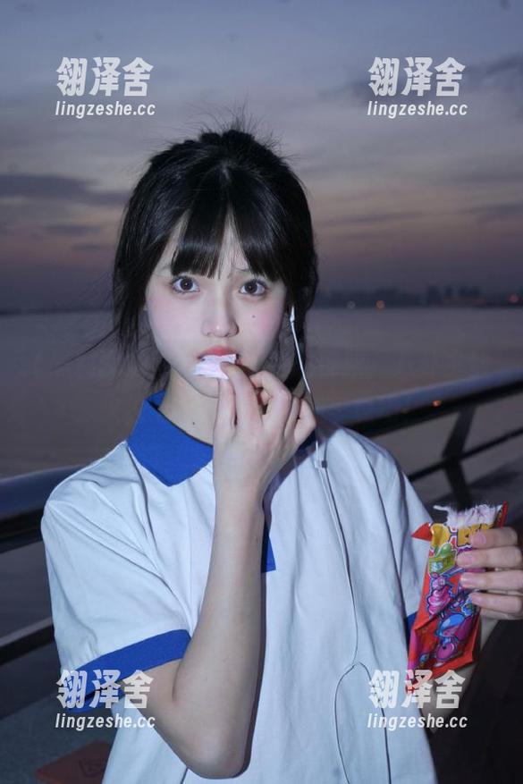 “黑料网址”视频，八卦主播火速上线，带你云翻车现场！