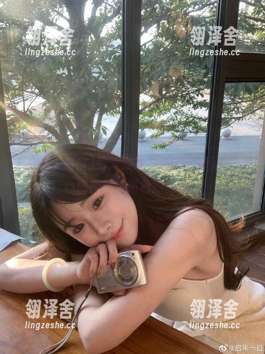 每次刷永久黑料资源网，内心都是一场黑色的狂欢。